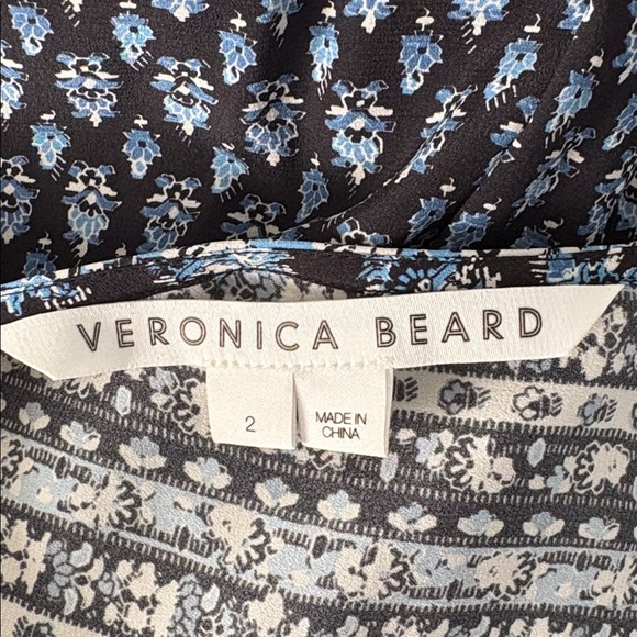 VERONICA BEARD Silk Patterned V-Neck Dress in Navy Size 2 — Quiet Luxury!!! - Picture 7 of 8